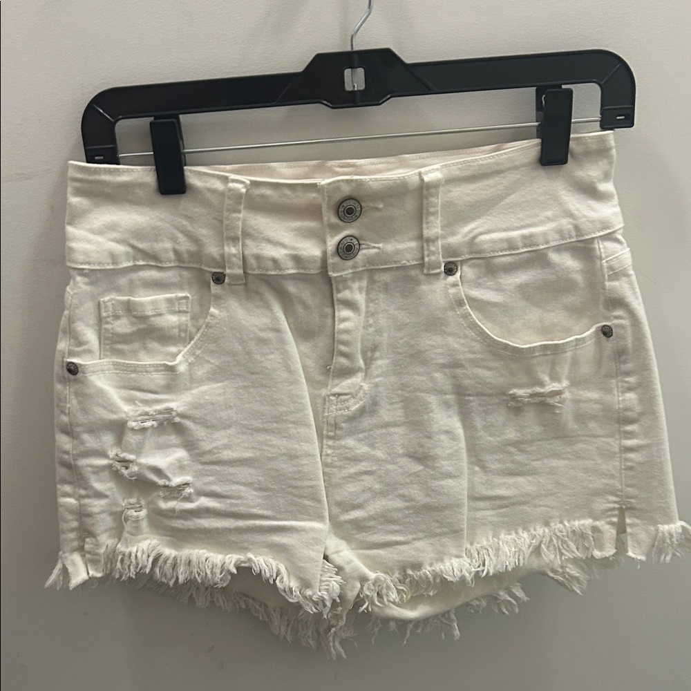 Stylish White Frayed Women Jean Shorts